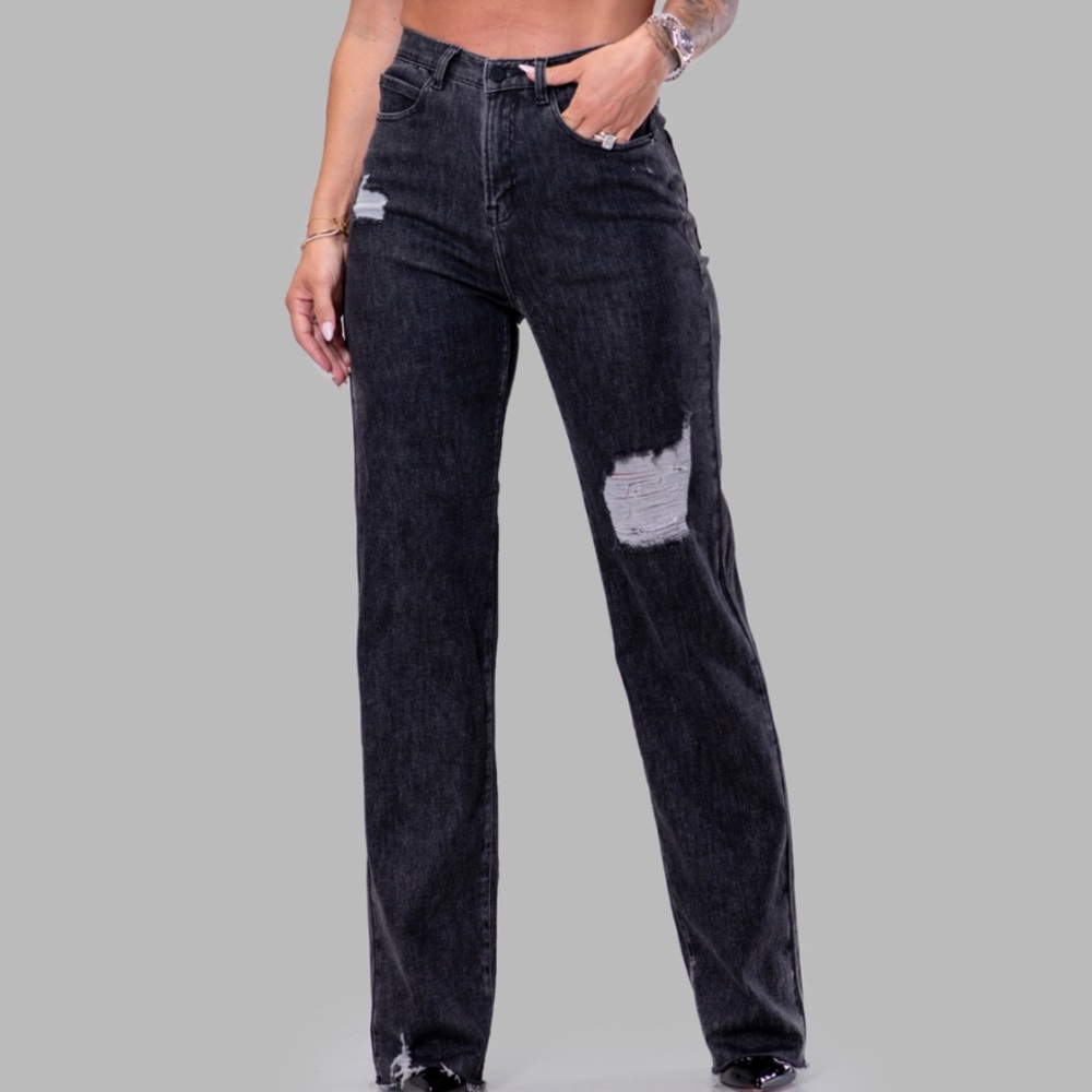 ByEgreis is the brand. Totally Brand new mom jeans, only tried them on.